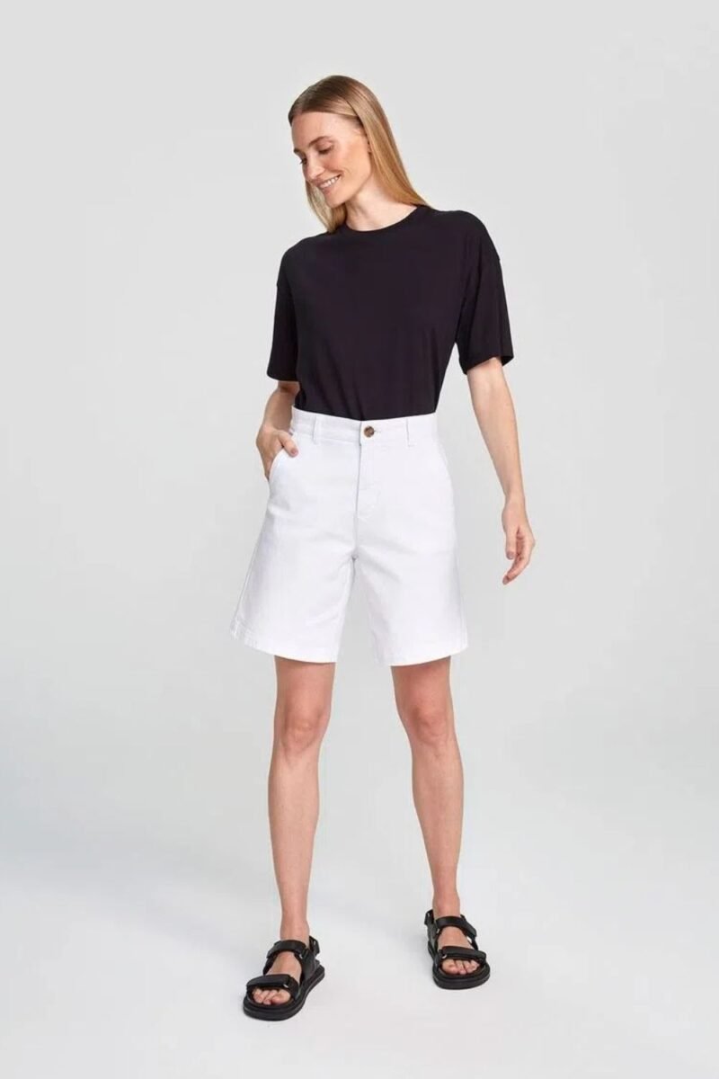 etiqueta-casual-comprar-moda-feminina-online-comprar-roupas-femininas-na-internet-bermuda-basica-feminina-cintura-media-de-sarja-chino-hering-K0MT (10)