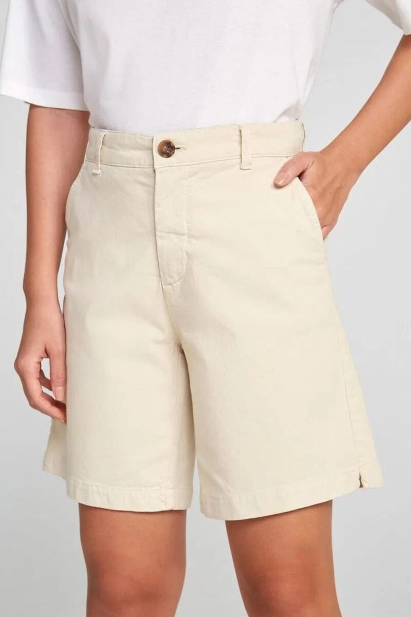 etiqueta-casual-comprar-moda-feminina-online-comprar-roupas-femininas-na-internet-bermuda-basica-feminina-cintura-media-de-sarja-chino-hering-K0MT (12)