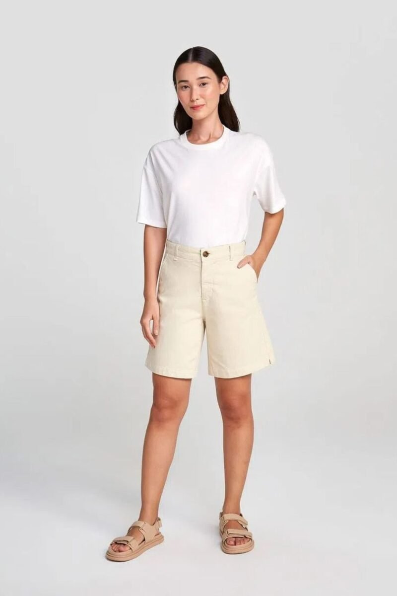 etiqueta-casual-comprar-moda-feminina-online-comprar-roupas-femininas-na-internet-bermuda-basica-feminina-cintura-media-de-sarja-chino-hering-K0MT (16)