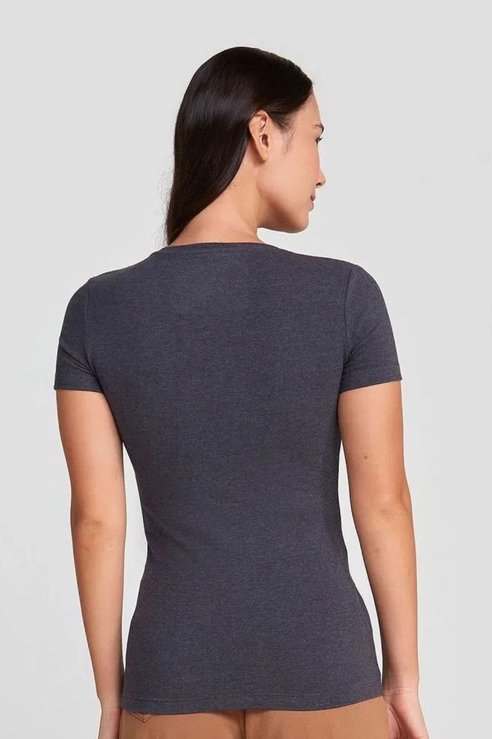 Blusa Básica Feminina Decote V - Etiqueta Casual