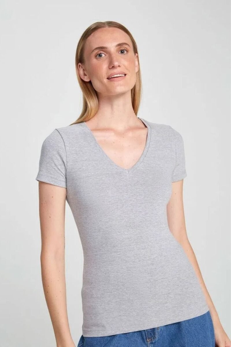 etiqueta-casual-comprar-moda-feminina-online-comprar-roupas-femininas-na-internet-blusa-basica-feminina-decote-V-hering-02TQ (8)