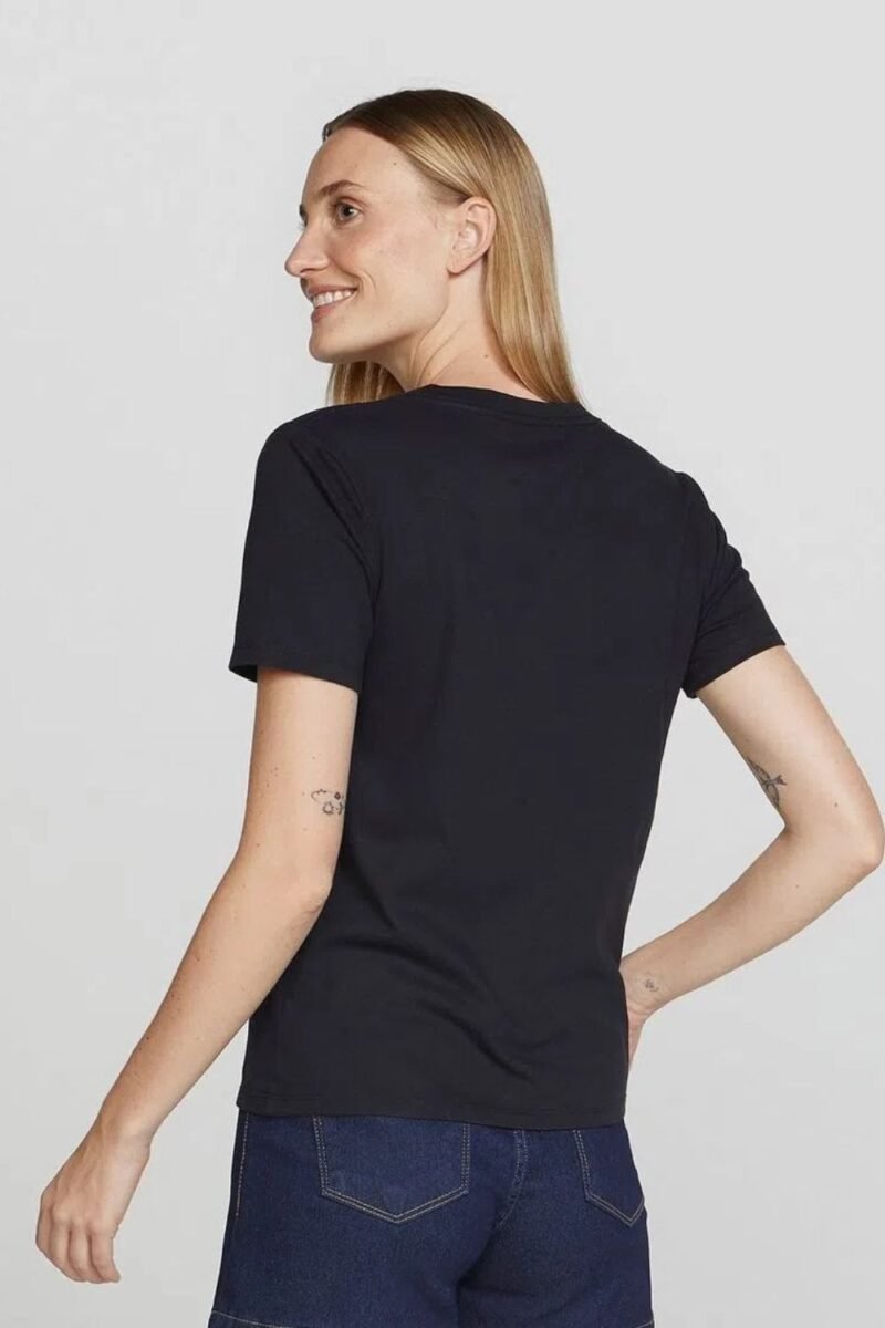 etiqueta-casual-comprar-moda-feminina-online-comprar-roupas-femininas-na-internet-blusa-basica-feminina-em-algodão-decote V-hering-4EZ9 (11)