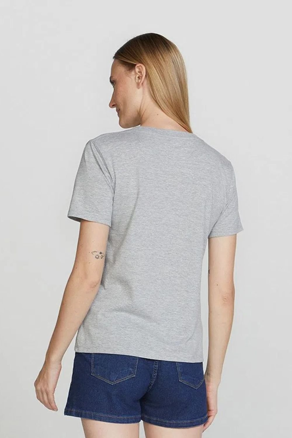 Blusa Básica Feminina Decote V - Etiqueta Casual