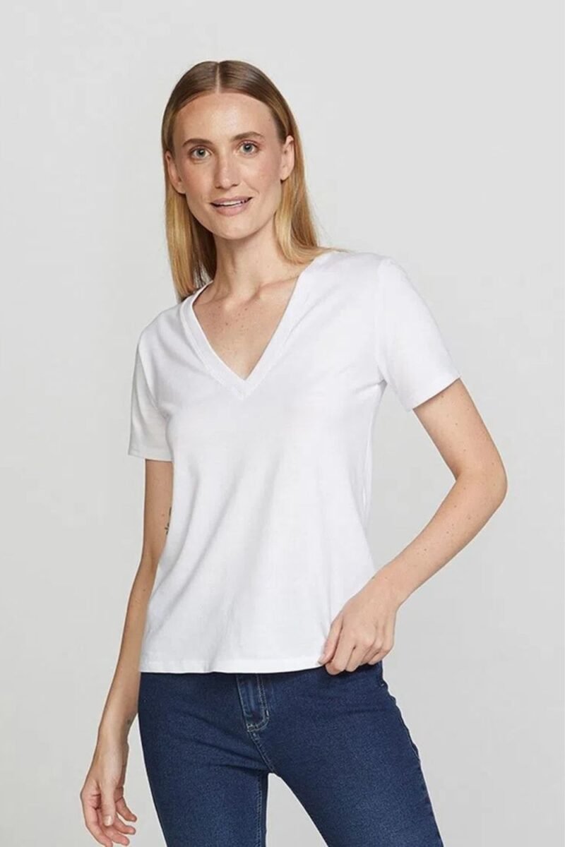 etiqueta-casual-comprar-moda-feminina-online-comprar-roupas-femininas-na-internet-blusa-basica-feminina-em-algodão-decote V-hering-4EZ9 (4)