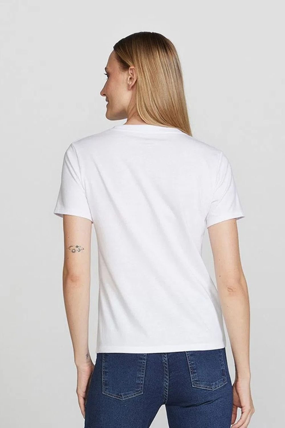 Blusa Básica Feminina Decote V - Etiqueta Casual