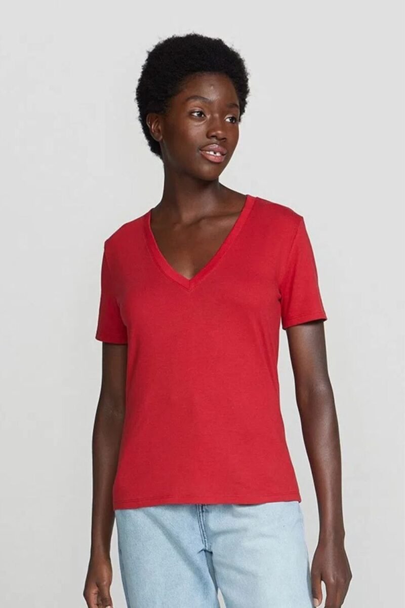 etiqueta-casual-comprar-moda-feminina-online-comprar-roupas-femininas-na-internet-blusa-basica-feminina-em-algodão-decote V-hering-4EZ9 (6)
