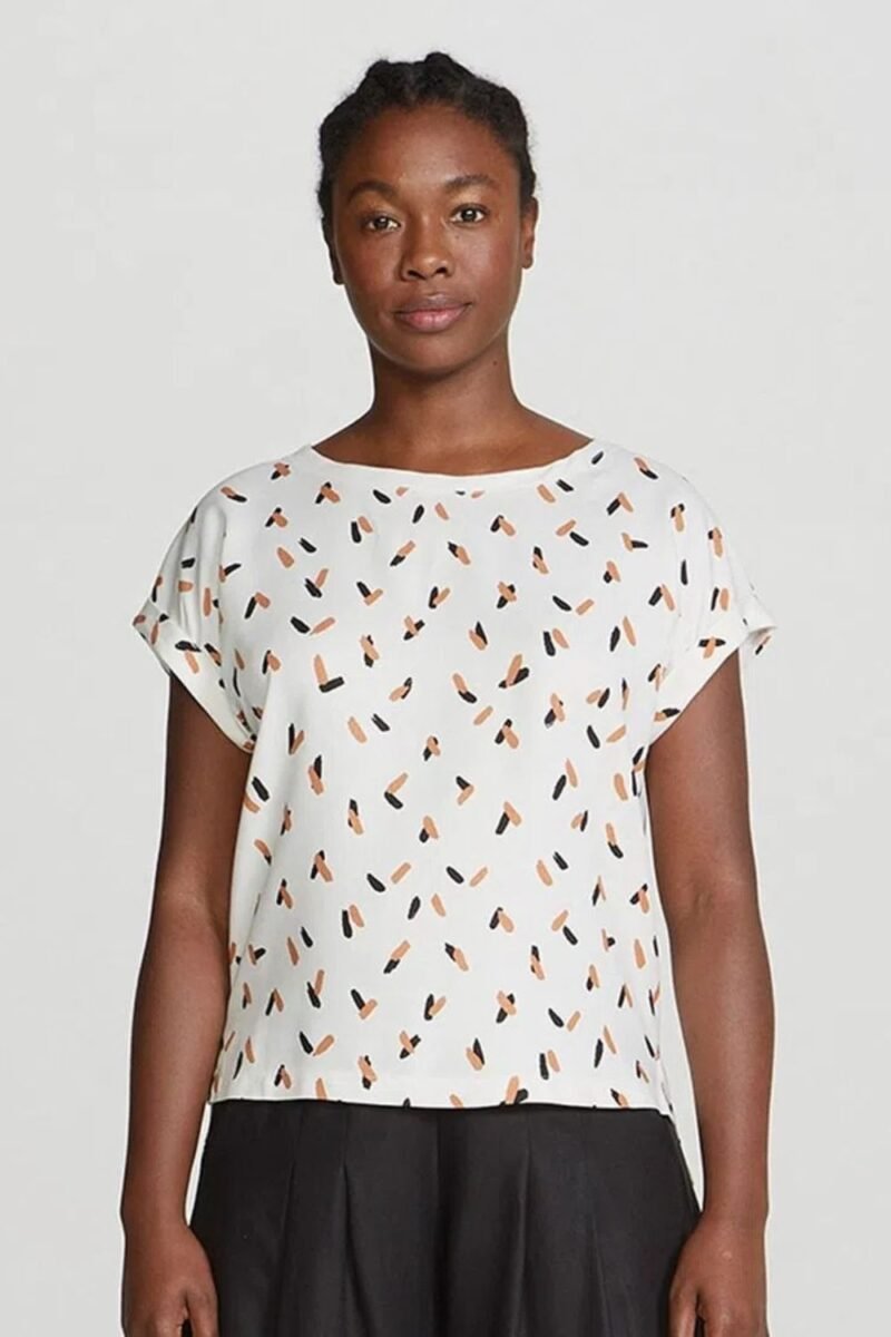 etiqueta-casual-comprar-moda-feminina-online-comprar-roupas-femininas-na-internet-blusa-feminina-estampada-em-viscose-hering-H7F7 (2)