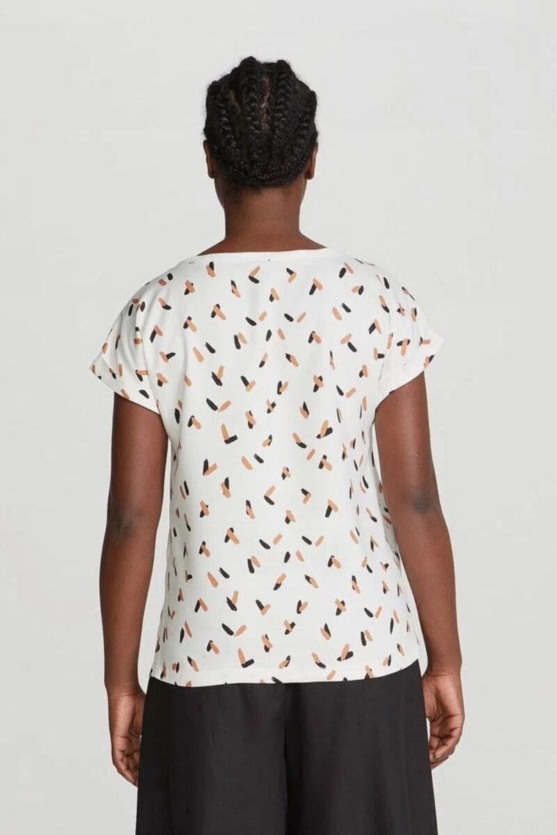 etiqueta-casual-comprar-moda-feminina-online-comprar-roupas-femininas-na-internet-blusa-feminina-estampada-em-viscose-hering-H7F7 (3)