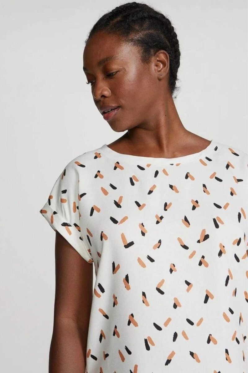 etiqueta-casual-comprar-moda-feminina-online-comprar-roupas-femininas-na-internet-blusa-feminina-estampada-em-viscose-hering-H7F7 (4)