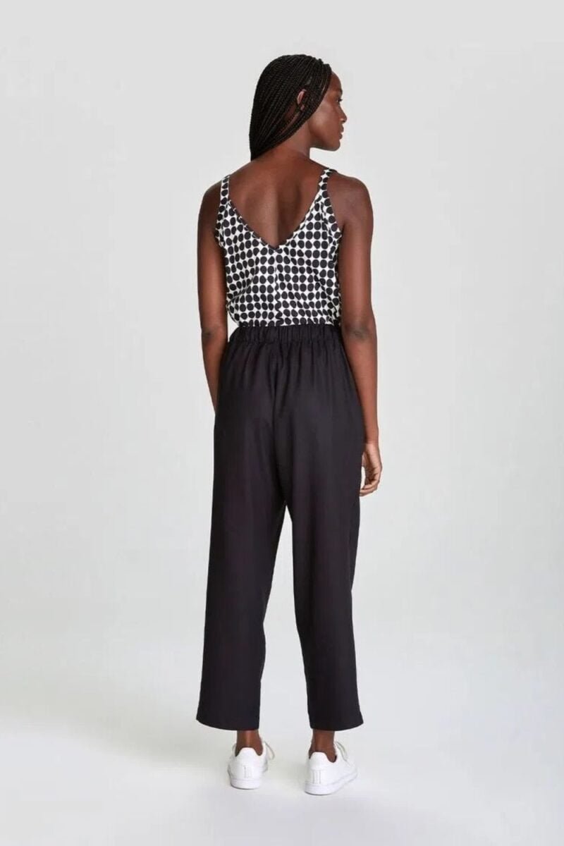 etiqueta-casual-comprar-moda-feminina-online-comprar-roupas-femininas-na-internet-calca-basica-feminina-carrot-cintura-alta-hering-H9D6 (5)