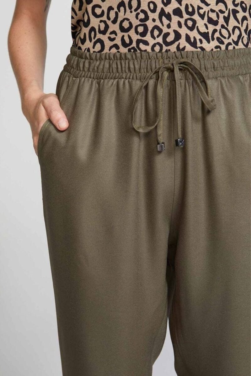 etiqueta-casual-comprar-moda-feminina-online-comprar-roupas-femininas-na-internet-calca-basica-feminina-cintura-media-jogger-hering-H9A8 (2)