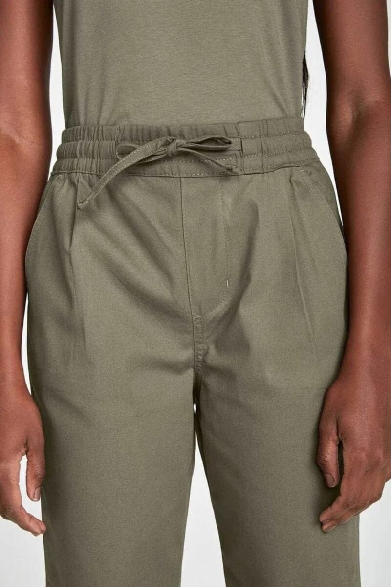 etiqueta-casual-comprar-moda-feminina-online-comprar-roupas-femininas-na-internet-calca-feminina-carrot-cintura-alta-hering-H9AE (1)