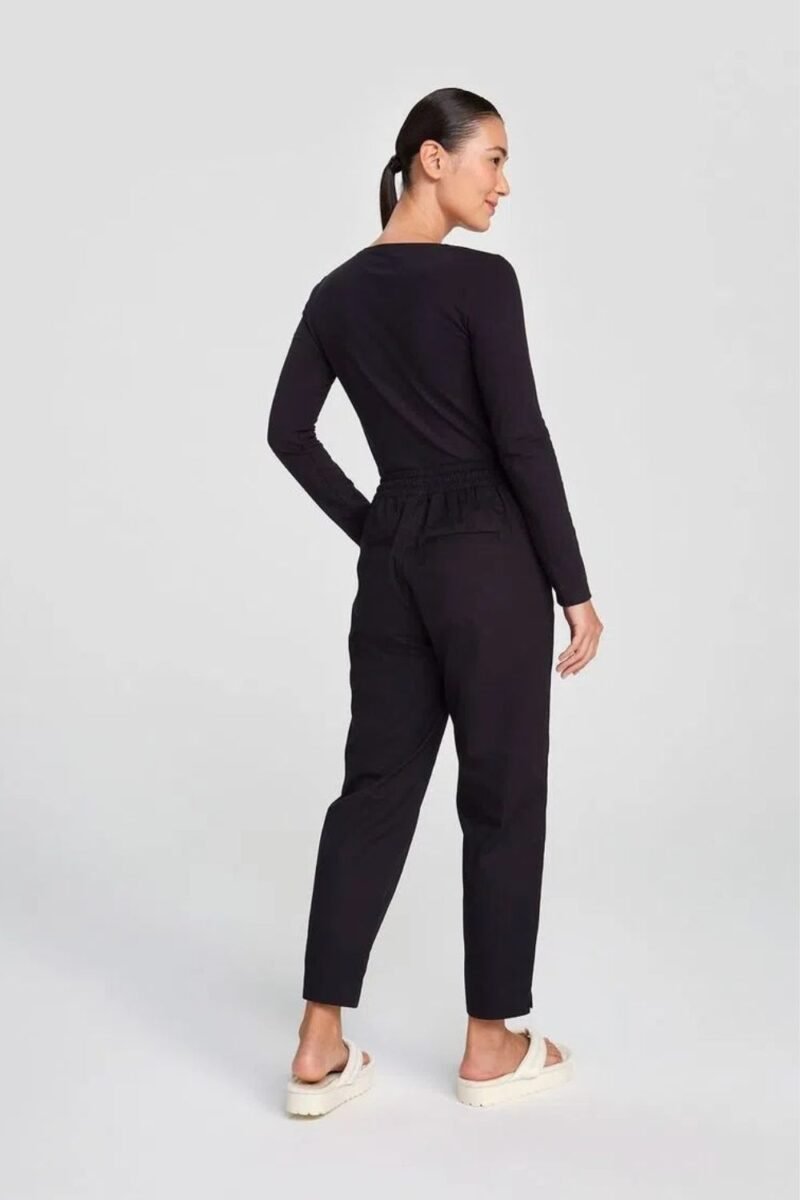 etiqueta-casual-comprar-moda-feminina-online-comprar-roupas-femininas-na-internet-calca-feminina-carrot-cintura-alta-hering-H9AE (7)