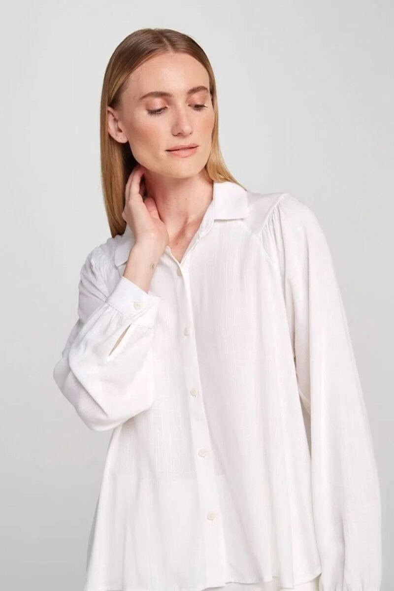 etiqueta-casual-comprar-moda-feminina-online-comprar-roupas-femininas-na-internet-camisa-feminina-ampla-manga-longa-bufante-hering-HF65 (4)