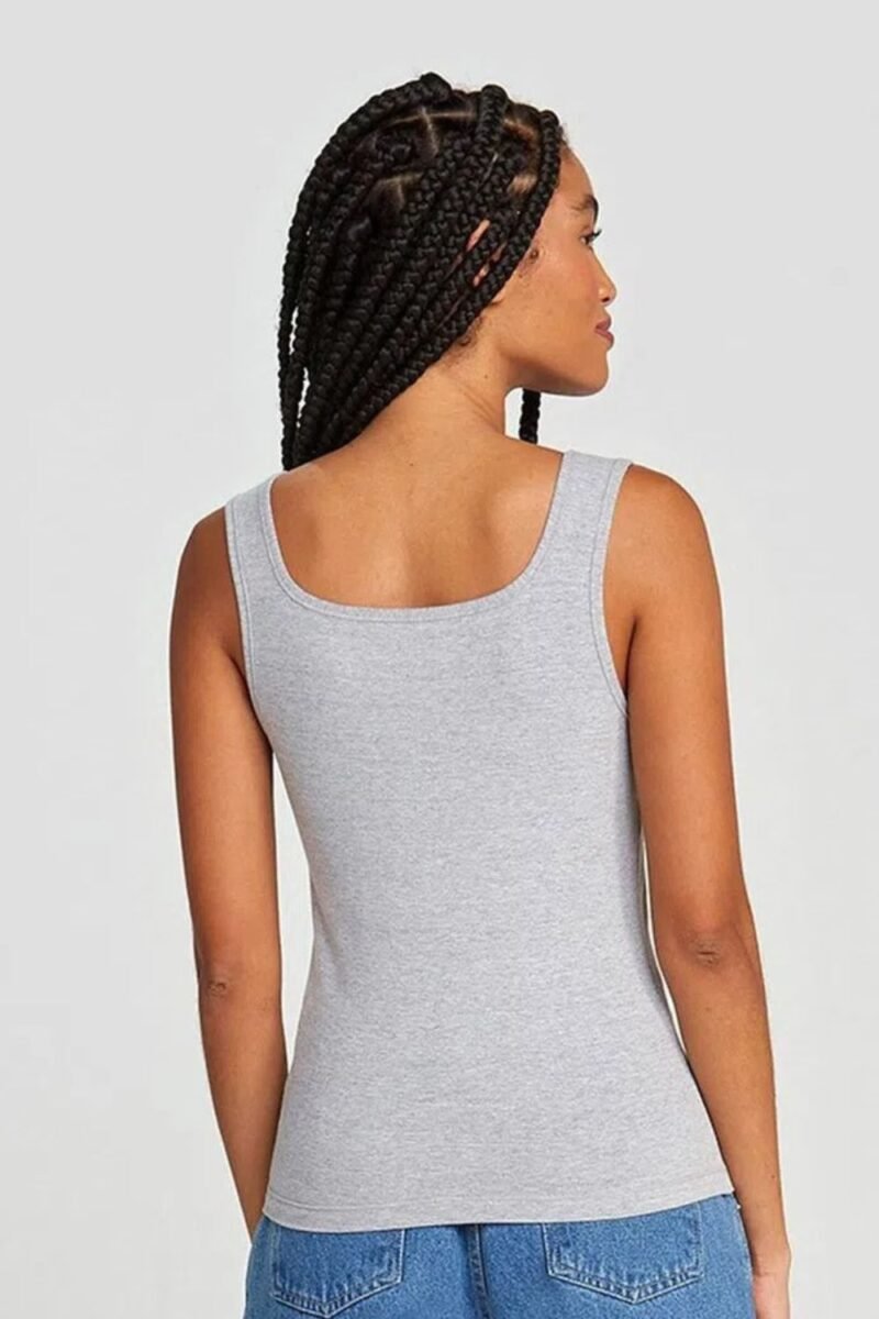 etiqueta-casual-comprar-moda-feminina-online-comprar-roupas-femininas-na-internet-regata-basica-feminina-decote-quadrado-hering-4AD3 (1)