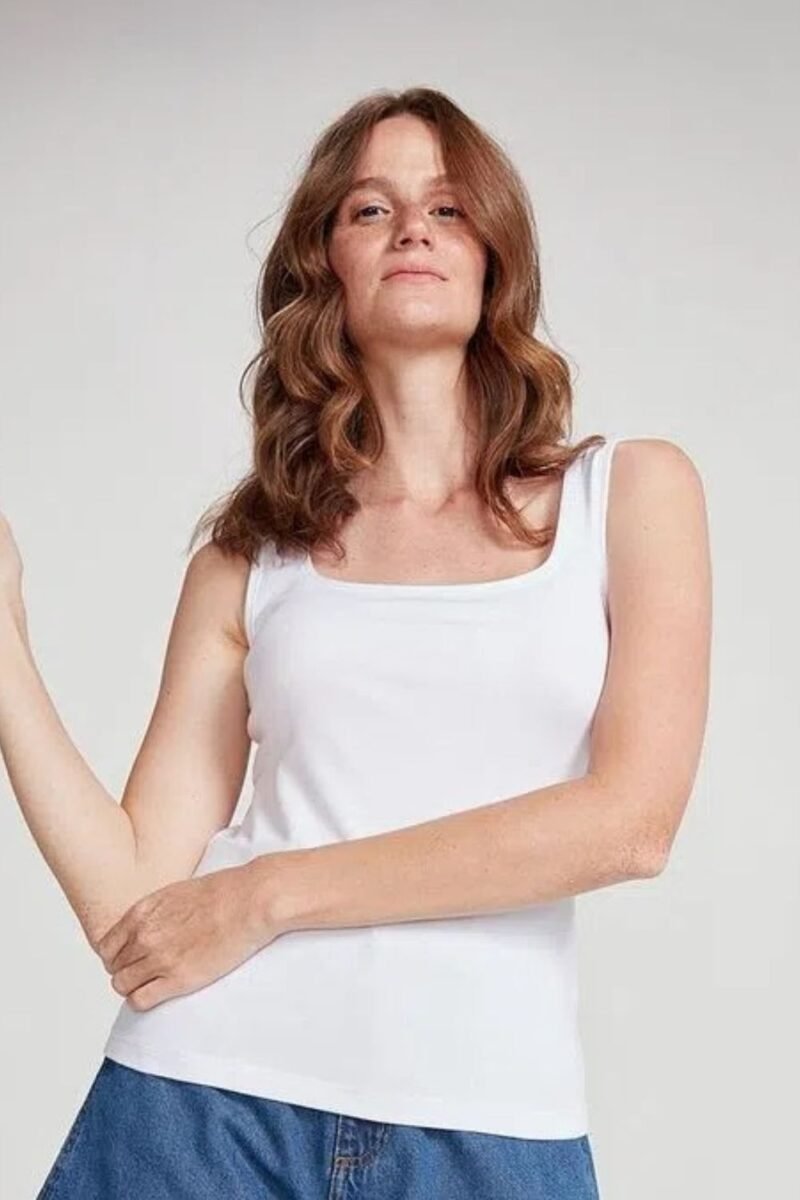 etiqueta-casual-comprar-moda-feminina-online-comprar-roupas-femininas-na-internet-regata-basica-feminina-decote-quadrado-hering-4AD3 (10)