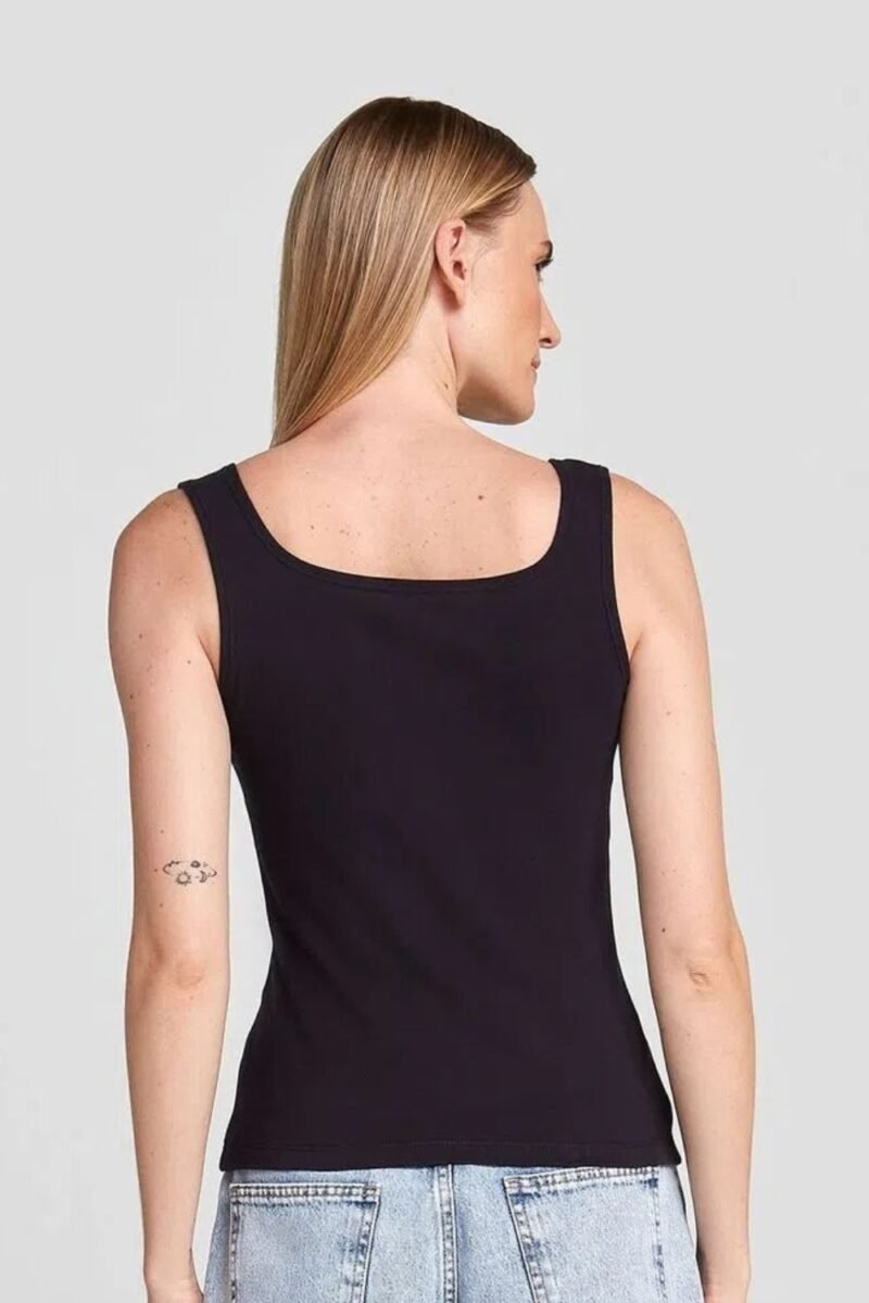 etiqueta-casual-comprar-moda-feminina-online-comprar-roupas-femininas-na-internet-regata-basica-feminina-decote-quadrado-hering-4AD3 (6)