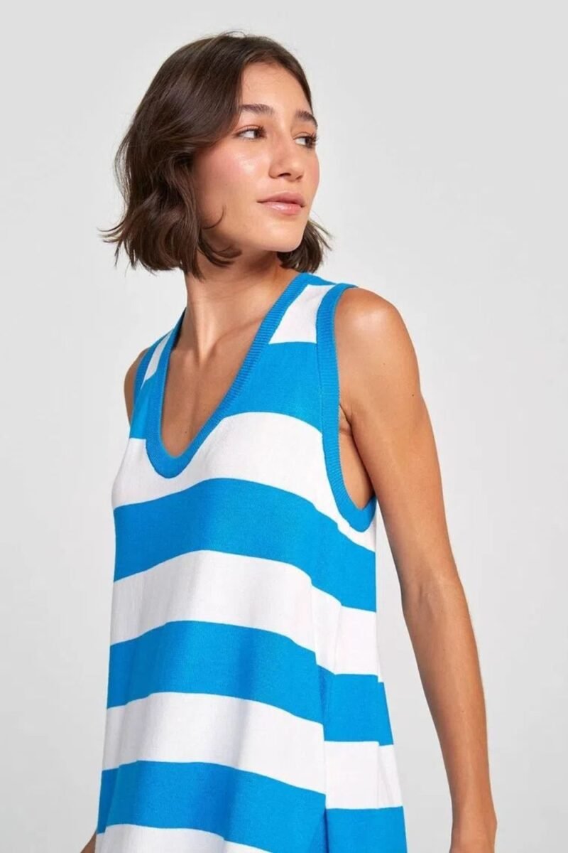 etiqueta-casual-comprar-moda-feminina-online-comprar-roupas-femininas-na-internet-regata-basica-feminina-listrada-decote-V-K4Q3 (1)