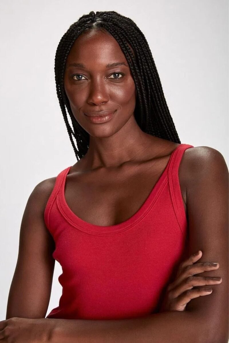 etiqueta-casual-comprar-moda-feminina-online-comprar-roupas-femininas-na-internet-regata-basica-feminina-modelagem-slim-N1TE (1)