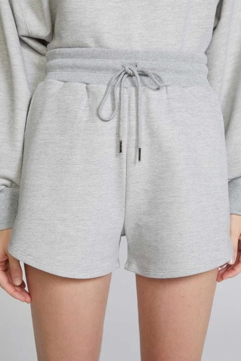 etiqueta-casual-comprar-moda-feminina-online-comprar-roupas-femininas-na-internet-short-basico-feminino-cintura-media-com-amarracao-05V9 (8)