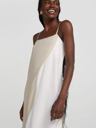 Vestido Longo Evasê com Fenda Bicolor