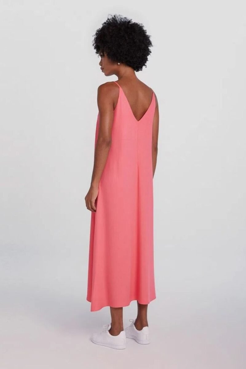 etiqueta-casual-comprar-moda-feminina-online-comprar-roupas-femininas-na-internet-vestido-midi-reto-decote-V-HADE (5)