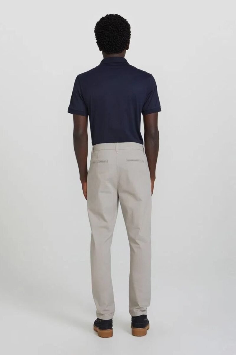 etiqueta-casual-comprar-moda-masculina-online-comprar-roupas-masculinas-na-internet-calca-basica-masculina-em-sarja-chino-hering-KTNY (14)