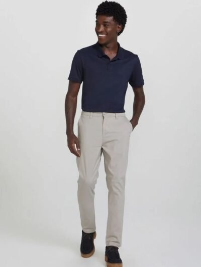 Calça Básica Masculina em Sarja Chino
