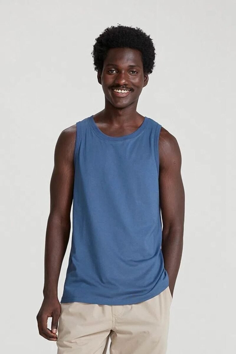 etiqueta-casual-comprar-moda-masculina-online-comprar-roupas-masculinas-na-internet-regata-basica-masculina-em-malha-de-algodao-hering-0111 (16)