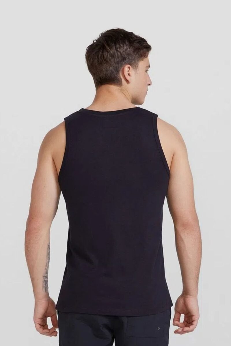 etiqueta-casual-comprar-moda-masculina-online-comprar-roupas-masculinas-na-internet-regata-basica-masculina-em-malha-de-algodao-hering-0111 (3)