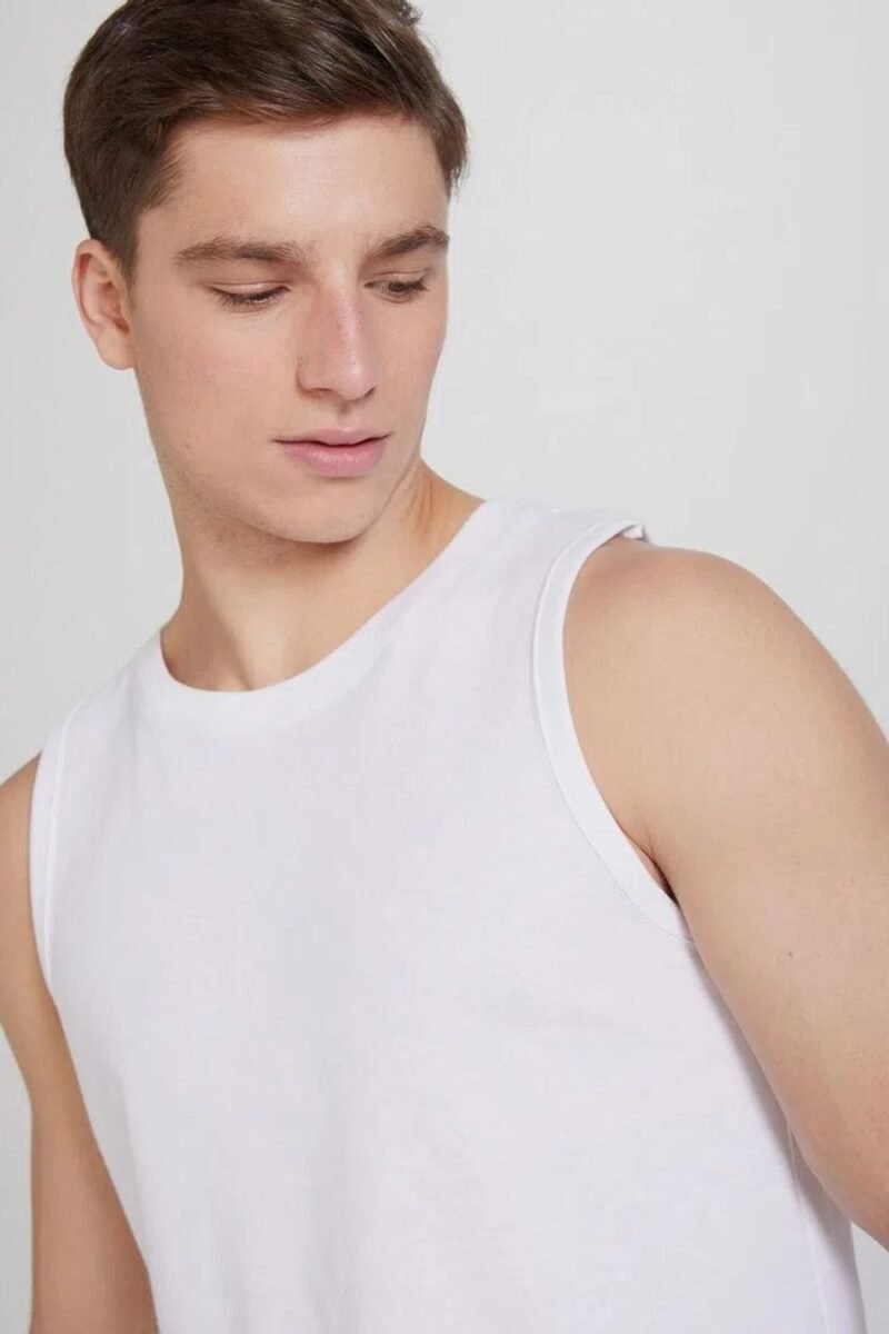 etiqueta-casual-comprar-moda-masculina-online-comprar-roupas-masculinas-na-internet-regata-basica-masculina-em-malha-de-algodao-hering-0111 (8)