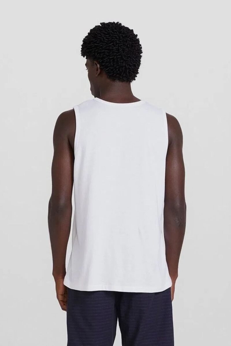 etiqueta-casual-comprar-moda-masculina-online-comprar-roupas-masculinas-na-internet-regata-masculina-regular-estampada-hering-4ADD (3)