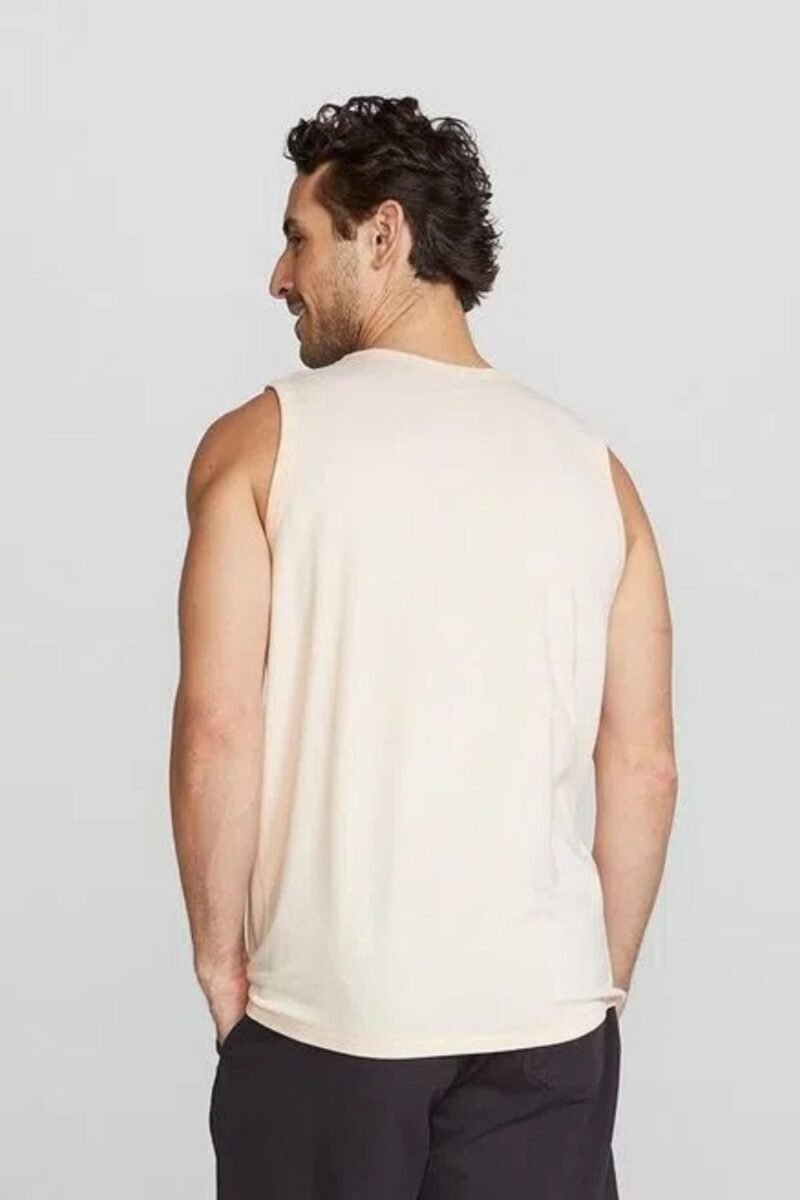 etiqueta-casual-comprar-moda-masculina-online-comprar-roupas-masculinas-na-internet-regata-masculina-regular-estampada-hering-4ADD (7)