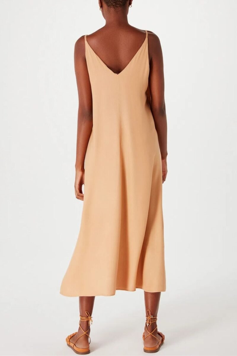 etiqueta-casual-comprar-moda-feminina-online-comprar-roupas-femininas-na-internet-vestido-midi-reto-decote-V-HADE (16)