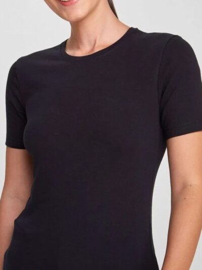 Camiseta Básica Feminina Manga Curta em Algodão