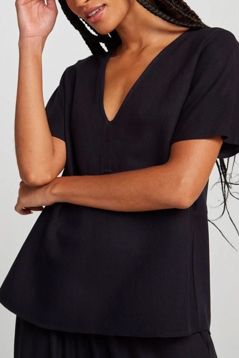 etiqueta-casual-comprar-moda-feminina-online-comprar-roupas-femininas-na-internet-blusa-feminina-evase-decote-V-hering-HF6V (4)